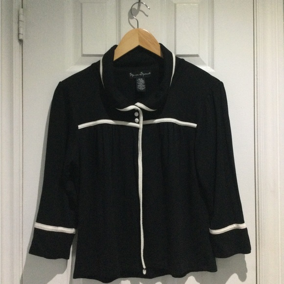 Mercer & Madison Women’s Classic Black And White Cardigan - Picture 1 of 5